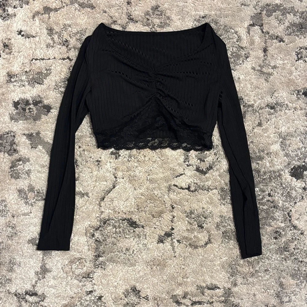 SHEIN Black Long Sleeve Crop Top